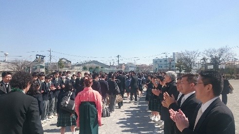 鹿浜菜の花中学校卒業式