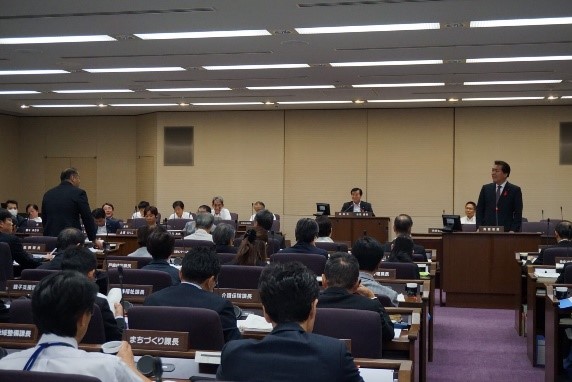 決算特別委員会