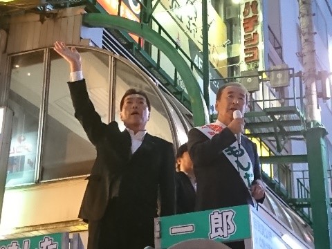 今日も、かもした一郎候補の北千住西口での駅頭が行われました。
