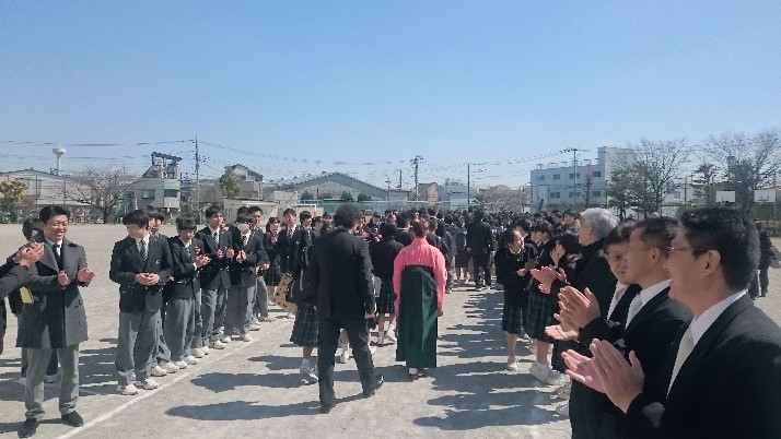 鹿浜菜の花中学校卒業式